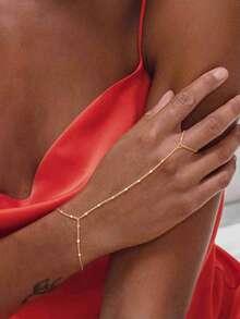 1pc Minimalist Fashion Metal Clip & Flat Chain Linked Finger Ring Bracelet (Handmade Chain Cut To Proper Size, Random Number Of Disc Charms)