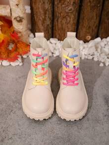 1 Paar weiße Schnürstiefel in Große Größen für Teenager-Mädchen, aus weichem PU-Material, mit Regenbogenspitze, Rosengraffiti-Muster, runder Zehenbereich, Plateau, modische und niedliche Kurzstiefel, geeignet für Mädchen von 3-12 Jahren für Alltag, Schule, Urlaub, Herbst/Winter Neuheit