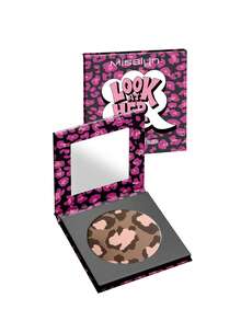 Misslyn Osserva il suo rossetto in polvere, San Valentino, regali di San Valentino, blush duo-cromatico, blush in polvere abbronzante altamente pigmentato, blush in polvere abbronzante non sbiadente, blush in polvere abbronzante a lunga durata, blush in polvere abbronzante luminoso, blush in polvere abbronzante leggero, blush naturale. Regali di San Valentino, Vegano, Cruelty Free