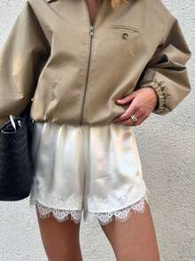 Women Silk Lace Mini Shorts Low Rise Lace Trim Satin Slip Shorts Silky Patchwork Lounge Pettipants Pj Bottoms - 白色 - 查看 2
