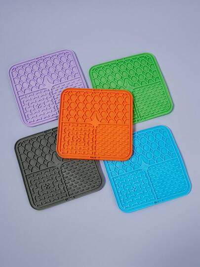 PETSIN 1pc Dog Licking Mat Slow Food Mat Drizzling Licking Pad Suction Cup Slow Food Mat Silicone Slow Food Mat Pet Dog Licking Mat