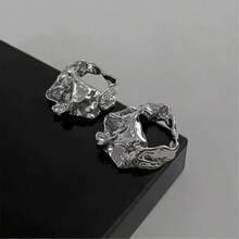 زوج من أقراط أنيقة غير متماثلة مجوفة من السبائك المعدنية، هدية للنساء، عيد الحب