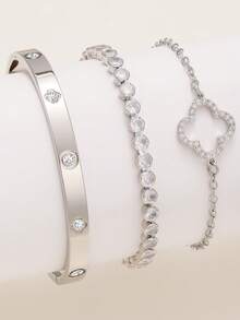 时尚欧美四叶草造型锆石镶嵌女士手链套装，适合多种场合，可叠戴，也适合作为礼物送给朋友