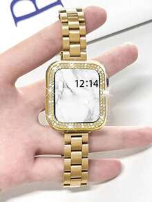 2 piezas/set correas de acero inoxidable + funda compatible con Apple Watch. Acero macizo de 14 mm. Compatible con Apple Watch de mujer, correa estrecha dorada. Compatible con Apple Watch de 38/40/41/42/44/45/49 mm y Apple Watch Ultra2/1/Se/9/8/7/6/5/4/3/2/1. Correa de metal + funda protectora ahuecada con doble hilera de diamantes de imitación brillantes. Cómoda, impermeable y moderna.