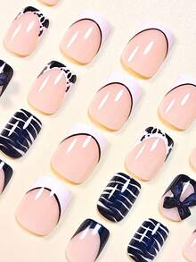 Îmbunătățiți-vă instantaneu aspectul cu 24 de unghii false, scurte, pătrate, elegante, cu fundă neagră, alb-negru, dungi zebrate, stil francez, acrilice, cu acoperire completă, unghii false pentru femei și fete. Include 1 foaie de tablă adezivă și 1 pilă mini, potrivite pentru petreceri, întâlniri și birou, purtare zilnică, unghii false, lipici jeleu, livrat aleatoriu.