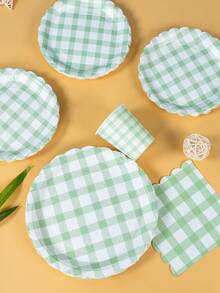 100pcs Green Plaid Paper Plates & Napkins Party Supplies, 7/9 Inch Disposable Green & White Checkered Plates, Wedge Checkered Plates, Paper Cups, Napkins, Suitable For Birthday Dinner, Picnic, BBQ, Party - Multicolor - View 4