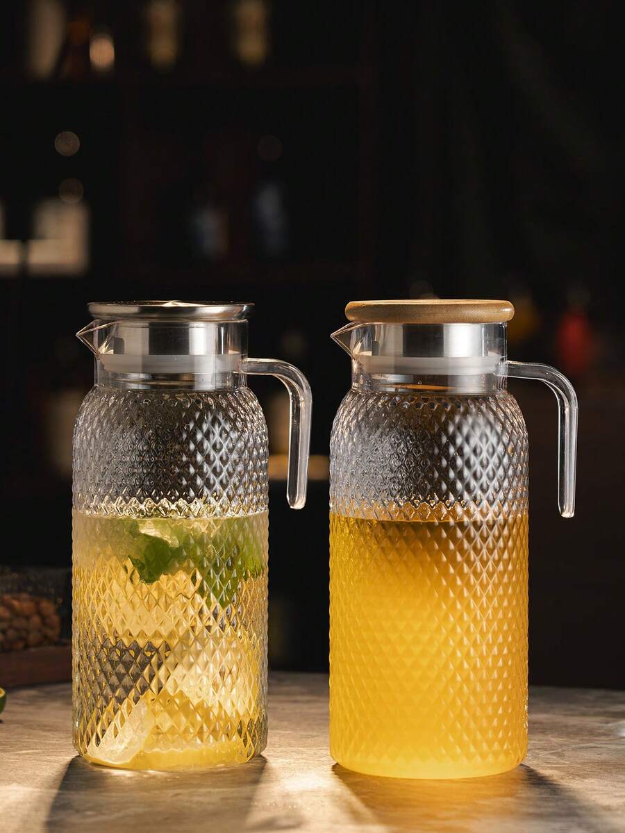 Carafa de mare capacitate pentru ceai și suc de vară este perfectă pentru prepararea ceaiului la rece și a băuturilor cu gheață. Este o alegere ideală pentru întâlniri de familie, restaurante și cafenele.