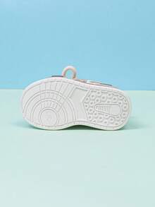 Mid-Top Fashion Comfortable Leather Sports Shoes With LED Lights, Suitable For Boys & Girls, Casual, Shock-Absorbing, Non-Slip, Outdoor Running & Walking Shoes, Autumn/Winter