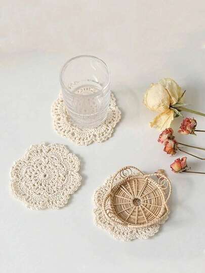 1/2/4/6 pièces Dessous de verre tressés ajourés, matériau polyester moderne, dessous de verre pour boissons à la maison, dessous de verre isolants de couleur unie, convient pour la cuisine, la salle à manger, la chambre, les scènes urbaines, cadeau de Noël pour les filles