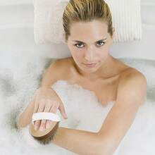 Handheld 2-In-1 Anti Slip Long Wooden Handle Shower Body Brush With Bristles And Loofah Flesh, Double-Sided Long Handle Back Scrub, Body Exfoliating, Wet Or Dry Brush, Back Washer, Back Exfoliating Body Washer Shower Scrub Brush Long Handle Suitable For Men And Women