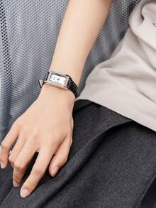 1 件女士时尚石英手表，配有罗马数字表盘和皮革表带，适合日常佩戴