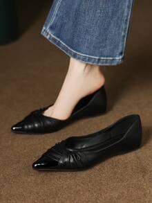 Women's Flat Shoes With Twist Knot Decor, Pointed Toe Soft Bottom Loafers, Hidden Wedge, Slip-On, Versatile, Soft Leather, Comfortable Flats - Black - View 3