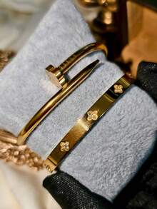 2 件不锈钢奢华四叶草钉子手镯和四叶草扣手镯首饰套装，时尚简约防水不锈钢首饰组合，适合日常佩戴 - 手鐲套裝 - 查看 7