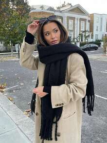 1件装女士毛绒流苏披肩，保暖舒适，适合秋冬季户外活动和日常穿着 - 黑色 - 查看 3