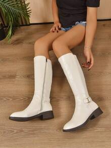 2025 Botas de Cano Alto de Moda Feminina em Couro com Recortes, Zíper Lateral, Bico Redondo Confortável e Não Cansativo, Design Afunilado, Forro Quente Adequado para Outono/Inverno, Salto Baixo Confortável, Uso o Dia Todo, Versátil para Múltiplas Ocasiões, Botas de Montaria da Moda, Adequadas para Outono/Inverno, Branco