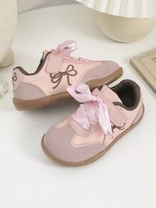 زوج جديد من أحذية الرياضة المطرزة للبنات، أحذية ذات نعل ناعم مانع للانزلاق، أحذية الجري للخارج، أحذية أطفال رضع وأطفال صغار، أنيقة ومتعددة الاستخدامات