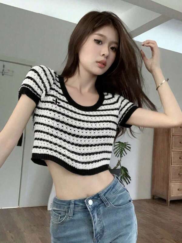 Áo len dệt kim cổ tròn kẻ sọc vintage Niche dành cho nữ