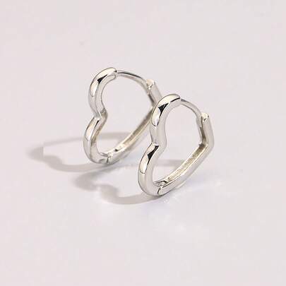 1 件时尚金色心形耳钉，适合女孩在派对、宴会、节日、约会、婚礼和其他场合佩戴，也是理想的生日礼物和返校礼物。