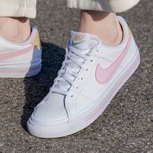 NIKE 女款 COURT LEGACY 休闲运动鞋 DA5380-115 - 白色 - 查看 1