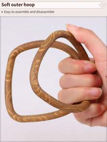 3 قطع إطارات تطريز يدوية صغيرة بنية اللون بنمط خشبي رجعي، مصنوعة من مادة ABS المتينة مع خطاطيف معدنية نحاسية، مناسبة لديكور المنزل، التعليق على الحائط، هالوين، عيد الميلاد، الحقائب، الملابس، الهواتف، سلاسل المفاتيح، المكاتب، الأغراض الجانبية للسرير، زينة السيارات