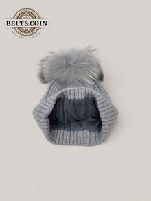 Un pacchetto di cappelli invernali lavorati a maglia in colori uniti. Caldi e alla moda, questi cappelli giovanili a tesa larga presentano una fodera a righe. Un cappello caldo per l'autunno e l'inverno. Un regalo di Natale perfetto. Un cappello lavorato a maglia con pon pon per l'autunno e l'inverno. Un cappello di lana alla moda e versatile con punta tonda. Un cappello lavorato a maglia personalizzato. Un berretto casual per coppie. Un'ottima idea regalo. - Grigio Chiaro - Visualizzare 2