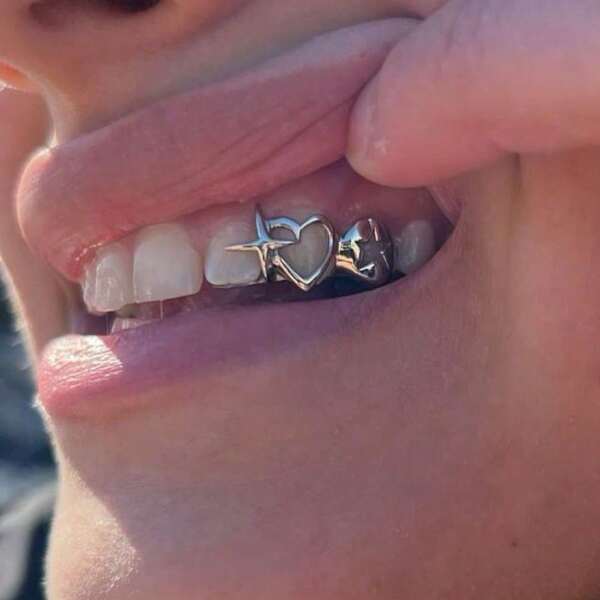 Classic Hip-Hop Star Braces Hollow Glossy Braces Golden Teeth Christmas Personalized Tooth Decoration