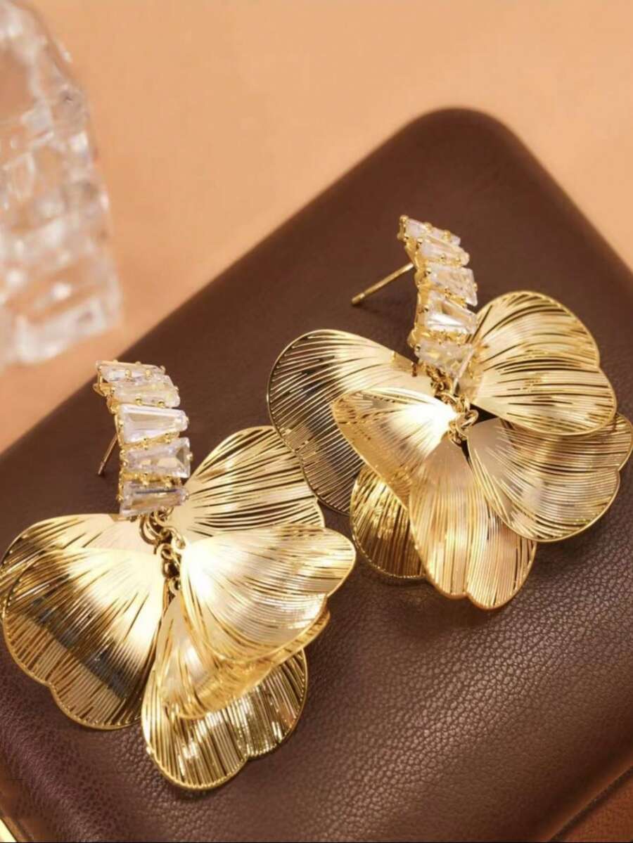 1 Pair Elegant Zirconia Inlaid Gold Petal Dangle Earrings, Luxurious Fashion Elegant - 4029 - View 1
