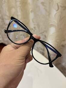 一副女士休闲复古猫眼黑色平框眼镜，适合日常通勤和街头时尚 - 黑色 - 查看 3