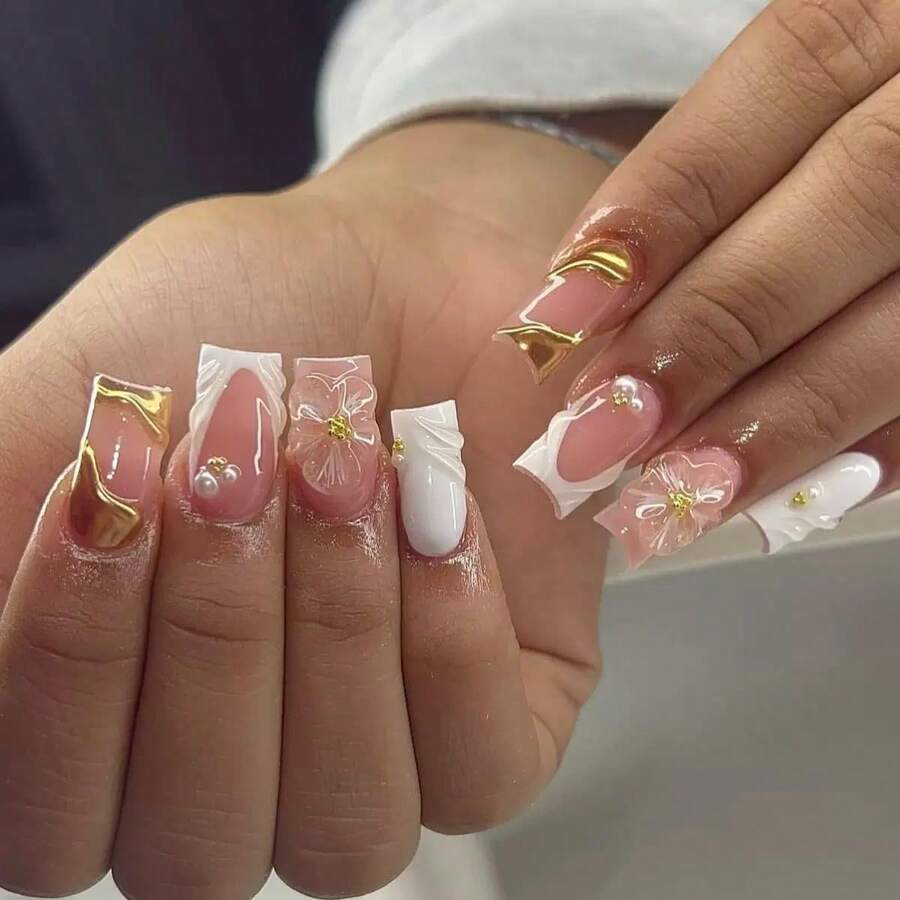 Square Press On Nails Medium Short Fake Nails White French Tip False Nails With 3D Flower Wave Design Glue On Nails Full Cover Stick On Nails Gold Line Acrylic Nails For Women Manicure 24Pcs - 金色 - 查看 1