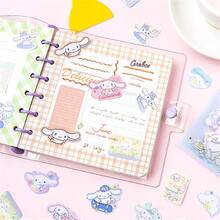 40张/包 Sanrio 贴纸 Kuromi Melody Cinnamoroll 可爱卡通 Hello Kitty 纸质装饰 PVC 贴纸收纳袋 适合派对礼物