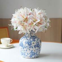 1/5PCS 人造百合花茎，简单的涤纶假花，适用于家居装饰、情人节、生日毕业礼物，适合新年、万圣节、圣诞节、婚礼胸花、生日、母亲节和家居装饰使用（款式随机）1PC/3PCS/5PCS 人造花采用柔软的聚氯乙烯材料制成，形状灵活且易于存放，非常适合家居装饰