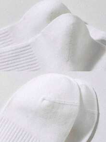 1/5/10Pairs Of Women's Socks,Short Socks,White Socks,Black Socks,Invisible Socks,Women Socks,Cute Socks,Girls Socks, Autumn/Winter/Spring/Fall/Summer Socks,Mesh Breathable Details, Guide Rail Breathable Hole Design, Moisture Wicking, Soft And Smooth, Suitable For Various Holidays, Sports, Leisure, Business And Other Daily Wear, Can Be Worn All Year Round, Color Combinations Are Random.