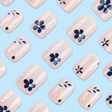 Short Press Square Fake Floral False Nails With Dark Blue Flower Design - Glue On Glossy Full Cover Stick On Cute Acrylic Artificial Nails For Women Manicure - 24Pcs - 深藍色 - 查看 4