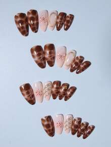 24 Peças Unhas Postiças de Gel Longo Formato de Amêndoa 3D com Design de Flor, Ponta Francesa, Pressione para Usar, Média, Decoração Tridimensional de Liga com Desenho de Cruz e Pérola, Encaixa Perfeitamente em Unhas Acrílicas Falsas, Inclui: 1 Peça Cola de Gelatina e 1 Lixa de Unha, Unhas de Leopardo e Unhas com Ponta Francesa para Mulheres e Meninas, Uso Diário, Festas e Eventos