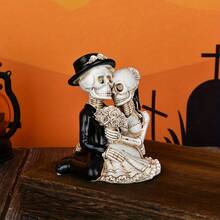 1pc,Halloween Couple Skull Garden Statues,Outdoor Resin Skull Couple Decor, Suitable For Gardens And Patios. Perfect For Thanksgiving, And Applicable For Indoor Parties, Bars, And Holiday Decorations During Christmas And Halloween.