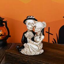1pc,Halloween Couple Skull Garden Statues,Outdoor Resin Skull Couple Decor, Suitable For Gardens And Patios. Perfect For Thanksgiving, And Applicable For Indoor Parties, Bars, And Holiday Decorations During Christmas And Halloween.