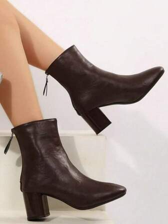 2025秋冬女士方头粗跟短靴，百搭后拉链高跟细靴