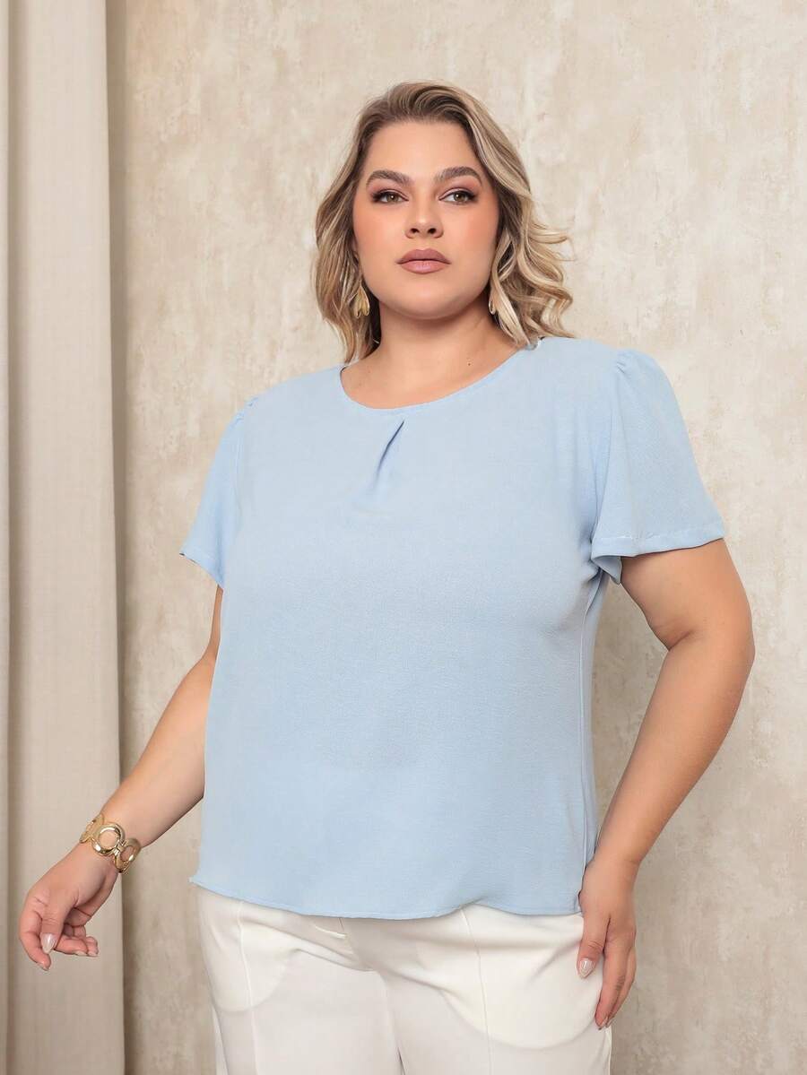 ONLYONE - PLUS SIZE WOMEN'S BLOUSE, SHORT SLEEVE, PRINCESS, PLEATES, LIGHT DUNES NECKLINE - ELEGANT WOMEN'S BLOUSES, LARGE - 淺藍色 - 查看 1