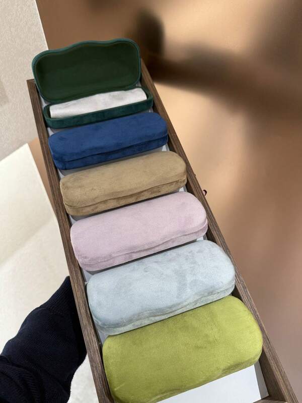 1 husă mare de ochelari din catifea, convenabilă și elegantă pentru bărbați și femei.