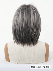 12 英寸优雅灰色长卷发假发，带挑染和刘海 - 深色发根至浅色发梢，适合女士日常派对度假旅行的合成假发