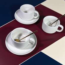 1/2 Set Ceașcă de cafea albă pură de 7oz cu farfurie și lingură, Design minimalist, Ceașcă de cafea ceramică elegantă europeană, Ceașcă de cappuccino, Ceașcă de porțelan negru, Potrivită pentru ceai, espresso, latte și mocha