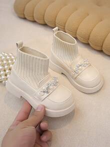 1 双女童珍珠和水钻装饰针织舒适平底踝靴，适合秋冬季日常和户外穿着