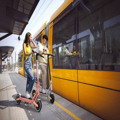 Patinete Eléctrico Todo Terreno de Alto Rendimiento Yadea Oficial | Plegable y Portátil con Larga Autonomía, Diseño Moderno y Elegante para Adultos, Ideal para Desplazamientos Diarios, Aventuras de Fin de Semana y Uso en Terrenos Irregulares