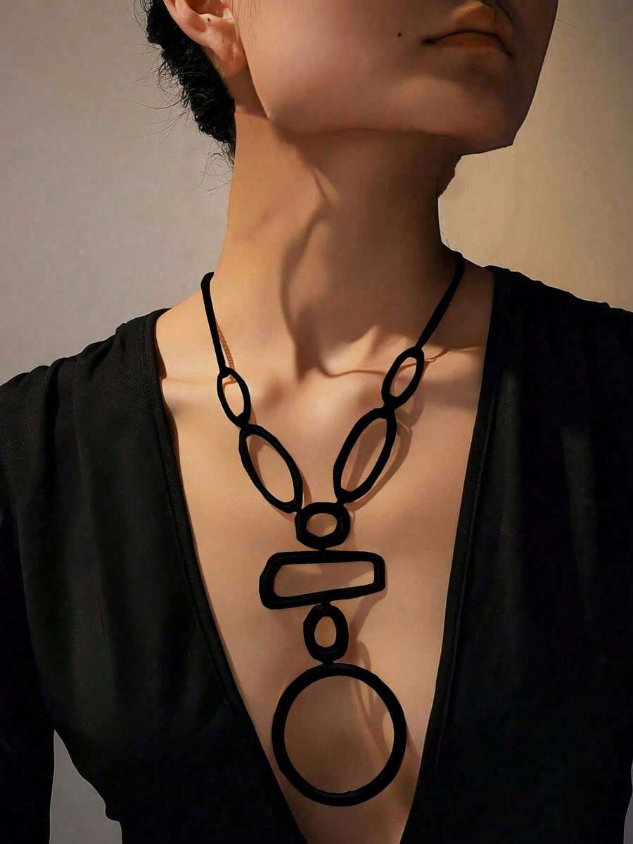 قلادة طويلة أنيقة بتصميم هندسي مجوف من الدائرة والمستطيل المتداخلة، من طراز معدني، مناسبة للحفلات ومطابقة الفساتين