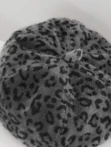 1 件成人豹纹八角帽，保暖防风画家帽，适合秋冬季日常外出，时尚配饰，馈赠佳品