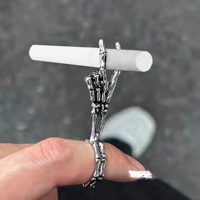 1pc Halloween Skull Cigarette Holder Finger Ring Smoking Pipe Clip, Finger Cigarette Holder