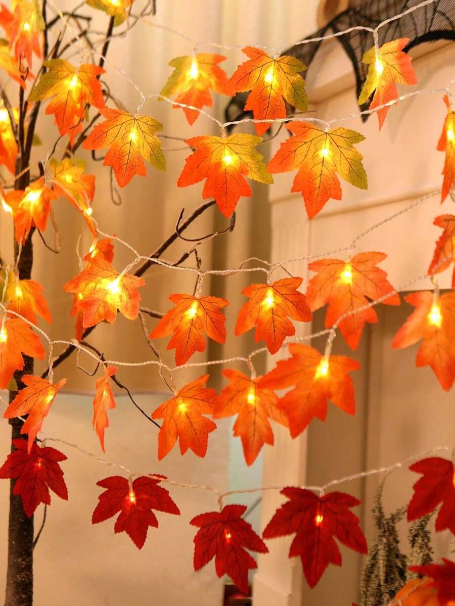 1 件枫叶 LED 灯串 - 温暖的秋日氛围装饰，适合感恩节、万圣节、情人节和家居装饰。电池供电的 PVC 灯串营造节日氛围，可用作感恩节装饰、万圣节彩灯、圣诞节装饰和秋季花环。用我们的感恩节枫叶灯串来庆祝秋天的美丽。这些灯饰采用逼真的秋叶图案，为您的感恩节装饰增添温暖和节日气氛，完美营造舒适温馨的氛围。