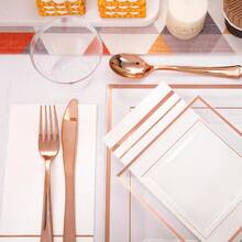 350Pcs Rose Gold Plastic Plates Clear Rose Gold Disposable Dinnerware Sets For 50Guests Include 100 Plates 50 Cups 50Plastic Cutlery 50Napkins Perfect For PartyWeddingMother's Day - 方形透明玫瑰金 - 查看 5