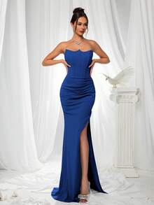 VIPGIRL Elegant Cobalt Blue Strapless Bridesmaid Dress With Ruched Thigh Slit And Open Back Design, Suitable For Formal Occasions - Royal Blue - View 4