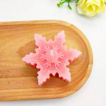 1pc Christmas Snowflake Shaped Scented Candle, Home Decor Fragrance Ornament Christmas Decorations Room Decor, Christmas Gifts